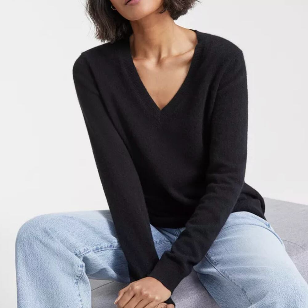 Charter Club Luxury 100% Cashmere Black V-Neck Long-Sleeve Sweater Size S